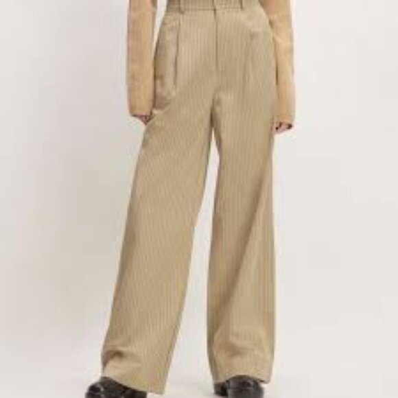 Everlane Draper Pleated High Waist Wide Leg Pant in Buttersmooth Size 14S - Picture 1 of 12